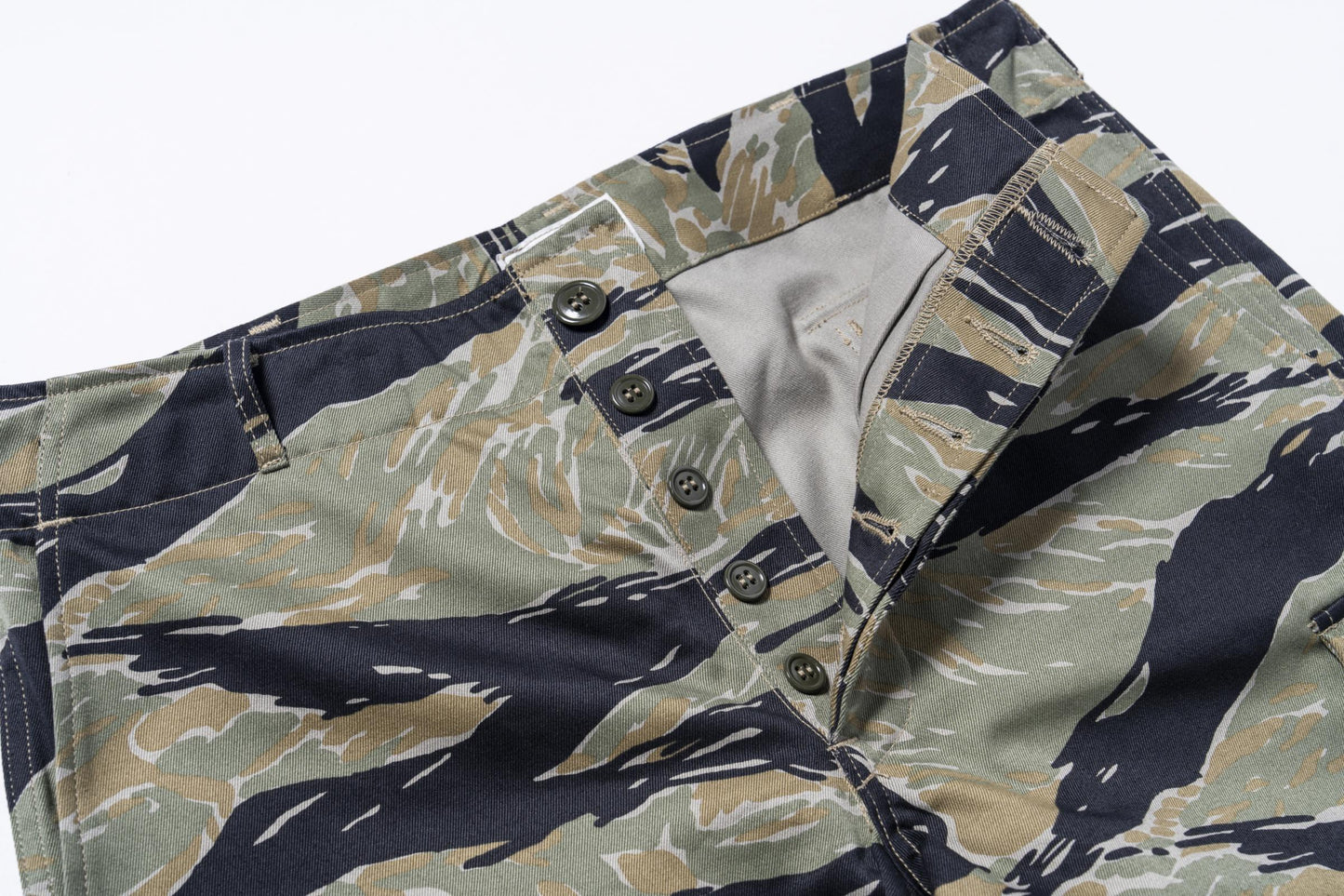TIGER CAMOUFLAGE SHORTS / TADPOLE