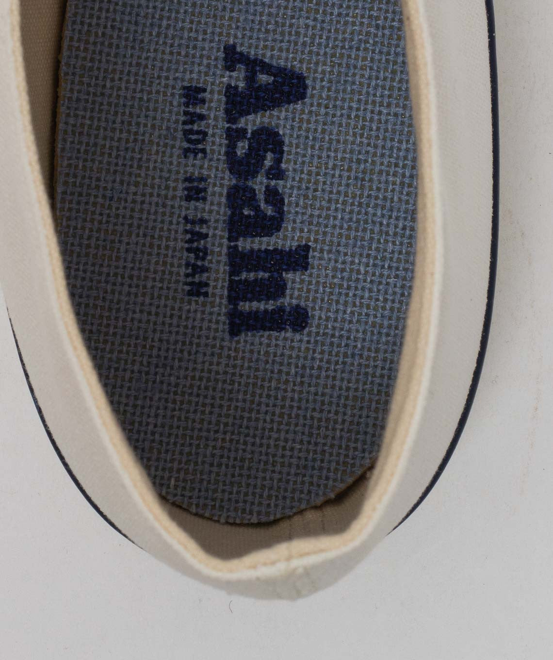 Asahi Deck White M014