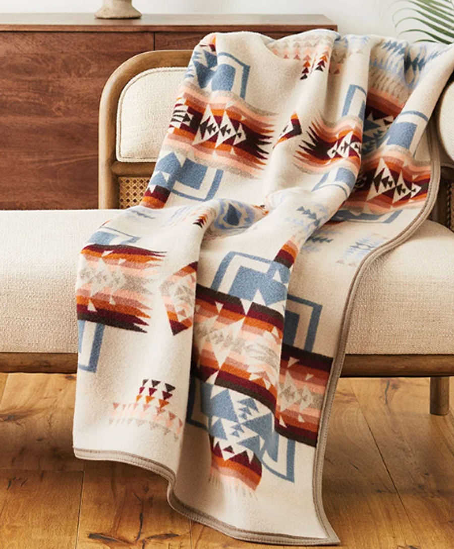 Chief Joseph Robe Rosewood – Jinji Paris