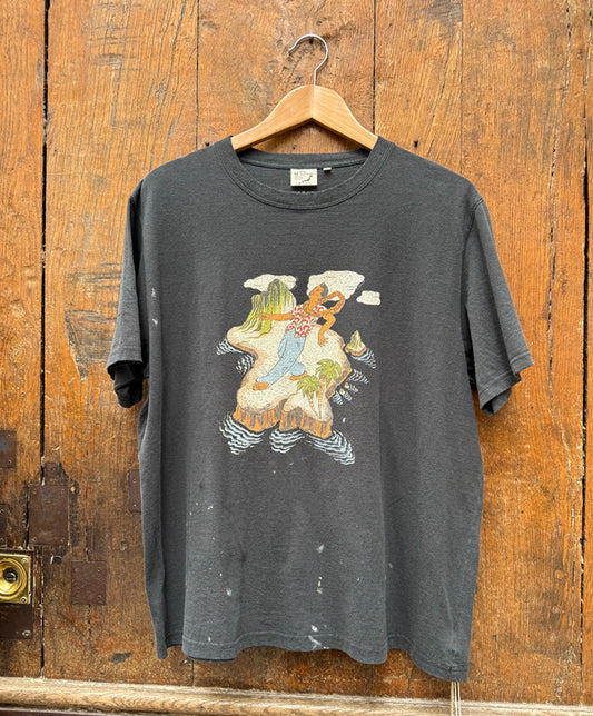 VINTAGE FADE HAWAIIAN GRAPHIC T